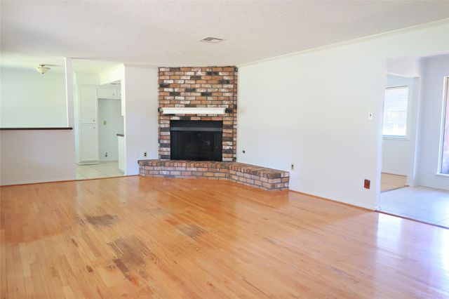 1403 Maygrove Drive, Sugar Land, TX 77498