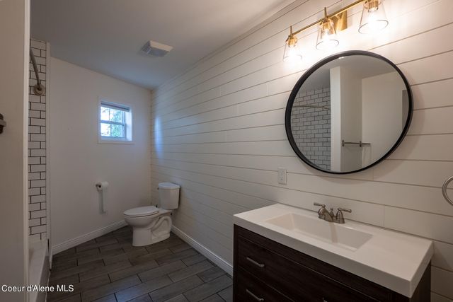 1588 Sunrise Rd, Bonners Ferry, ID 83805