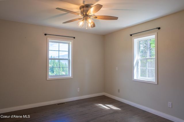 1588 Sunrise Rd, Bonners Ferry, ID 83805