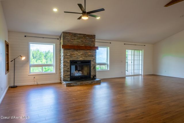 1588 Sunrise Rd, Bonners Ferry, ID 83805