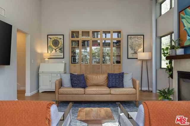 5936 Barton Avenue, Los Angeles, CA 90038