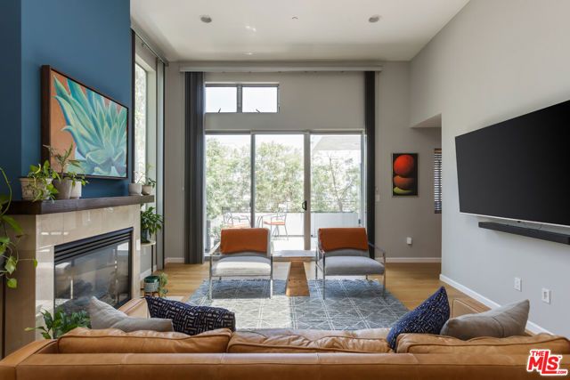 5936 Barton Avenue, Los Angeles, CA 90038
