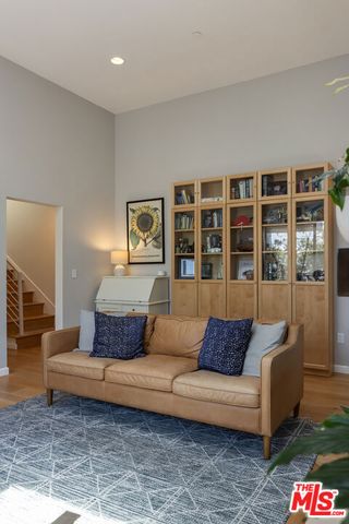 5936 Barton Avenue, Los Angeles, CA 90038