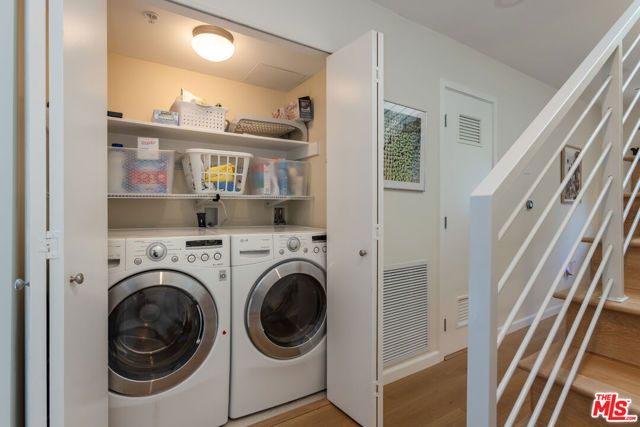 5936 Barton Avenue, Los Angeles, CA 90038
