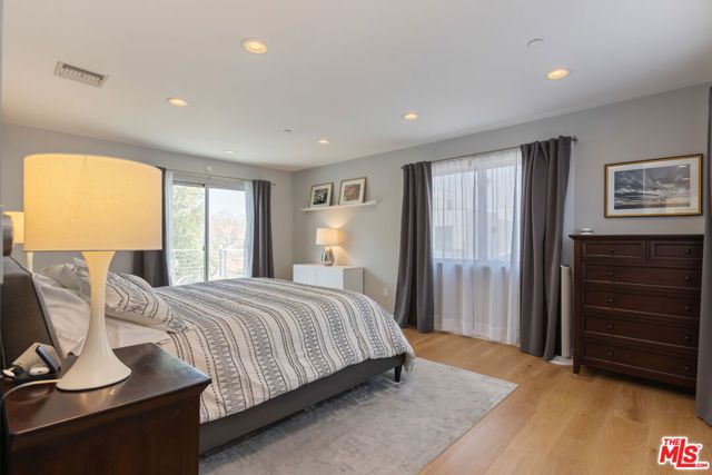 5936 Barton Avenue, Los Angeles, CA 90038