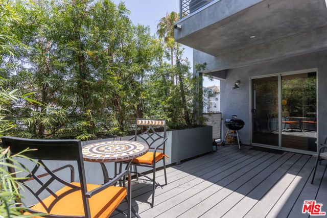 5936 Barton Avenue, Los Angeles, CA 90038