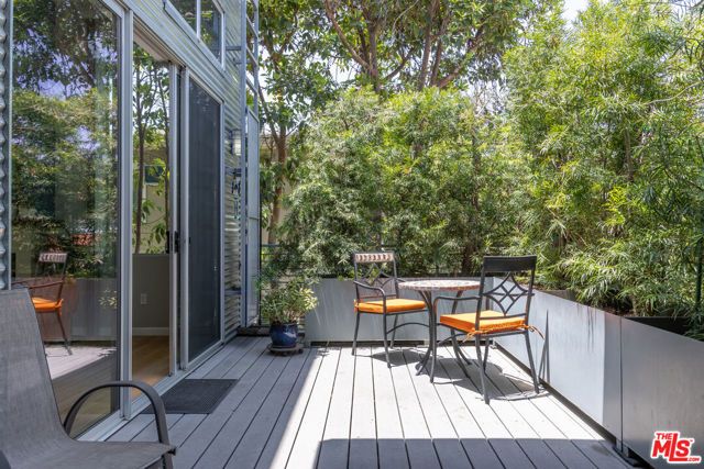 5936 Barton Avenue, Los Angeles, CA 90038