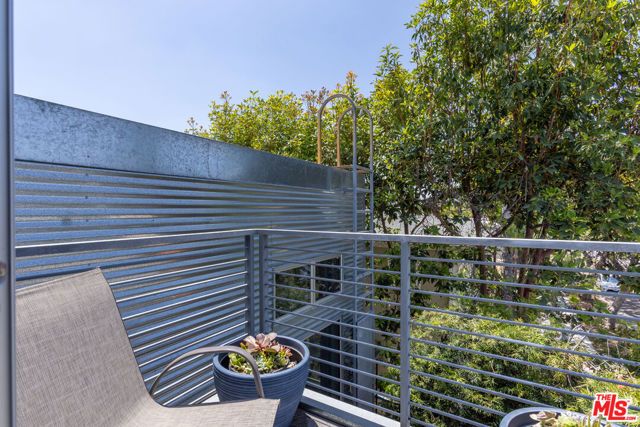 5936 Barton Avenue, Los Angeles, CA 90038