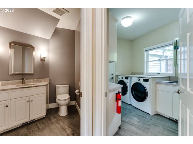 3375 BARDELL Ave, Eugene, OR 97401