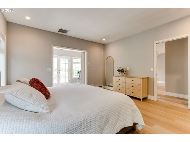 3375 BARDELL Ave, Eugene, OR 97401