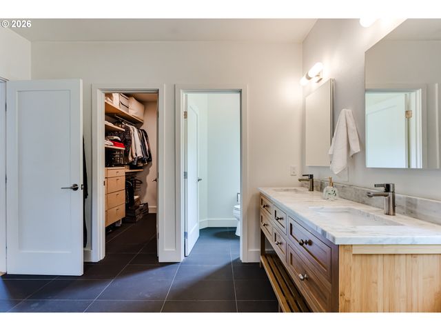 3375 BARDELL Ave, Eugene, OR 97401