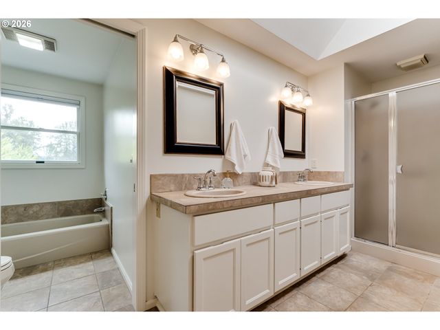 3375 BARDELL Ave, Eugene, OR 97401