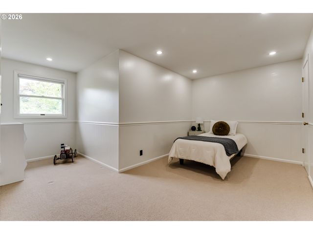 3375 BARDELL Ave, Eugene, OR 97401