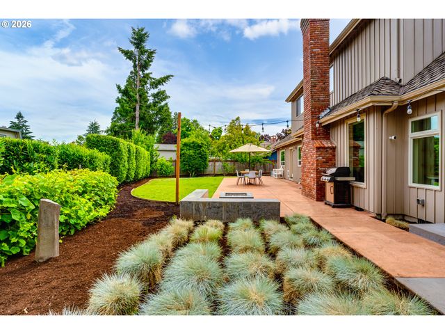 3375 BARDELL Ave, Eugene, OR 97401