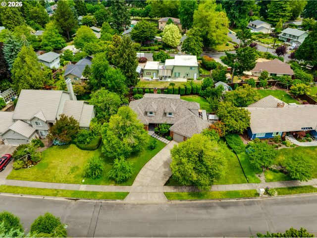 3375 BARDELL Ave, Eugene, OR 97401