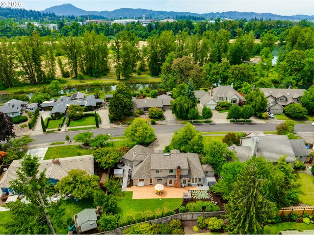 3375 BARDELL Ave, Eugene, OR 97401