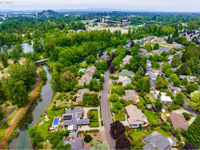 3375 BARDELL Ave, Eugene, OR 97401