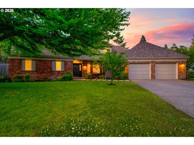 3375 BARDELL Ave, Eugene, OR 97401
