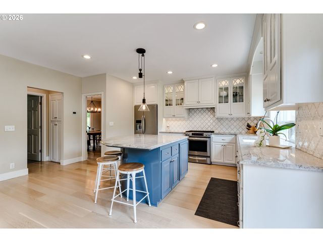 3375 BARDELL Ave, Eugene, OR 97401