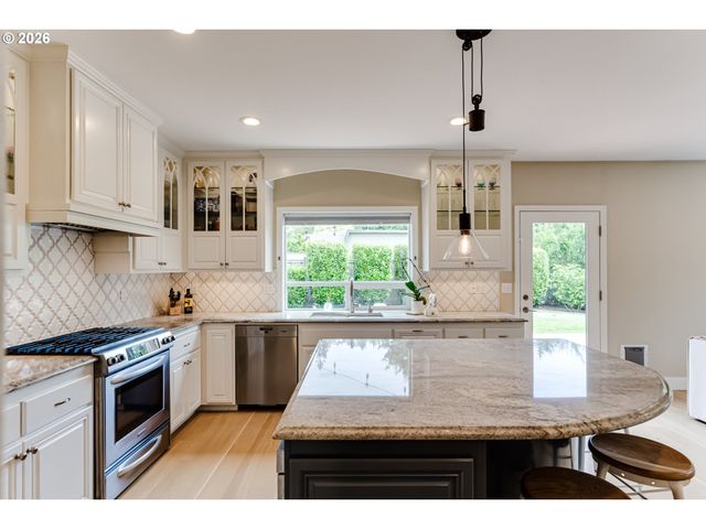 3375 BARDELL Ave, Eugene, OR 97401