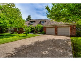 3375 BARDELL Ave, Eugene, OR 97401