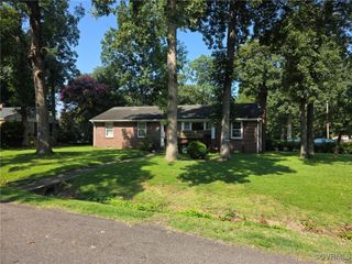 8011 Kenmore Dr, Mechanicsville, VA 23111
