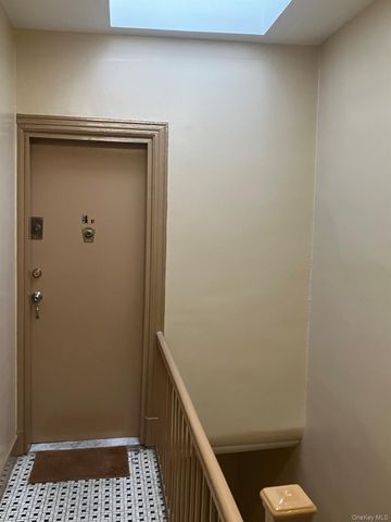 20-14 29th St Astoria, Astoria, NY 11105