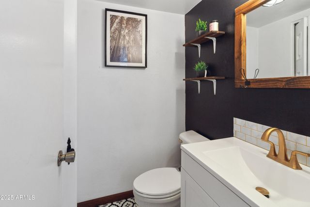 8410 N 32ND Avenue, Phoenix, AZ 85051