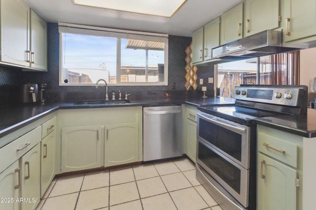 8410 N 32ND Avenue, Phoenix, AZ 85051