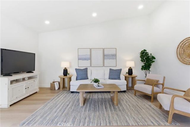8566 Fallbrook, Huntington Beach, CA 92646