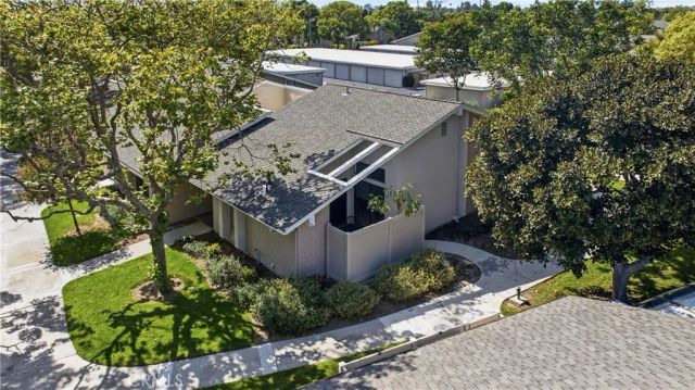 8566 Fallbrook, Huntington Beach, CA 92646