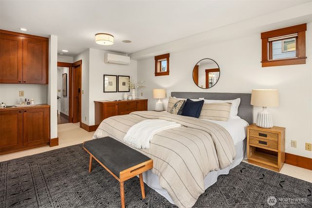 1632 35th Avenue, Seattle, WA 98122