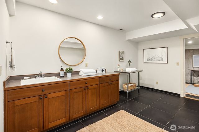 1632 35th Avenue, Seattle, WA 98122