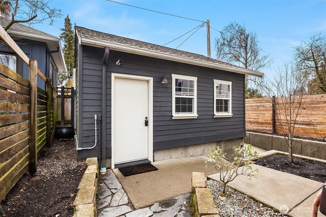 1632 35th Avenue, Seattle, WA 98122