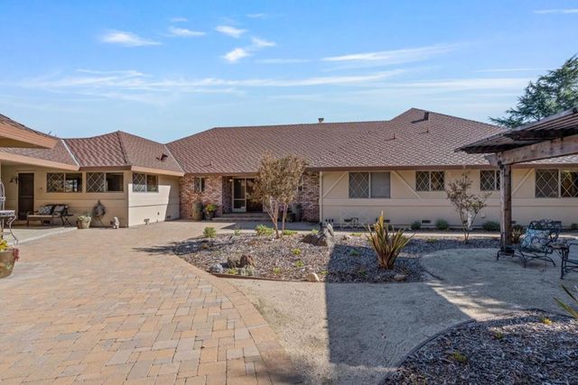 35 Rays Circle, Hollister, CA 95023