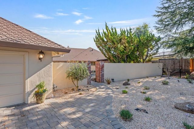 35 Rays Circle, Hollister, CA 95023