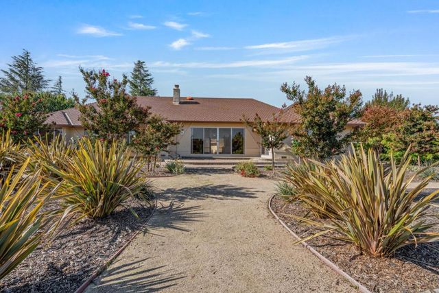 35 Rays Circle, Hollister, CA 95023