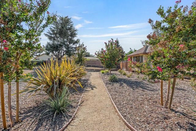 35 Rays Circle, Hollister, CA 95023