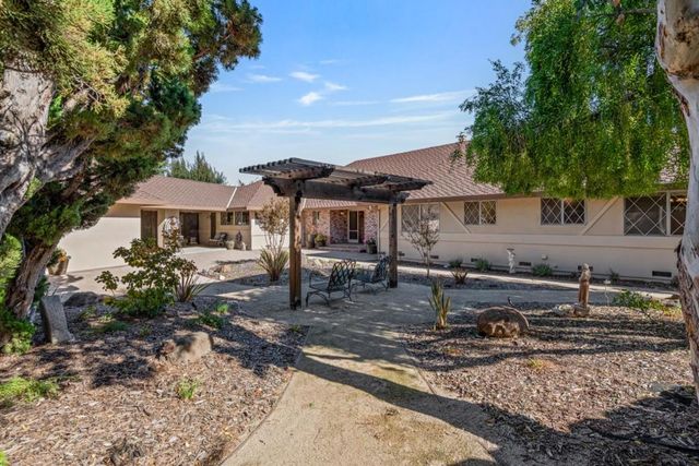 35 Rays Circle, Hollister, CA 95023