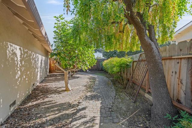 35 Rays Circle, Hollister, CA 95023