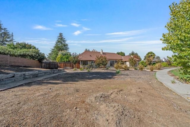 35 Rays Circle, Hollister, CA 95023