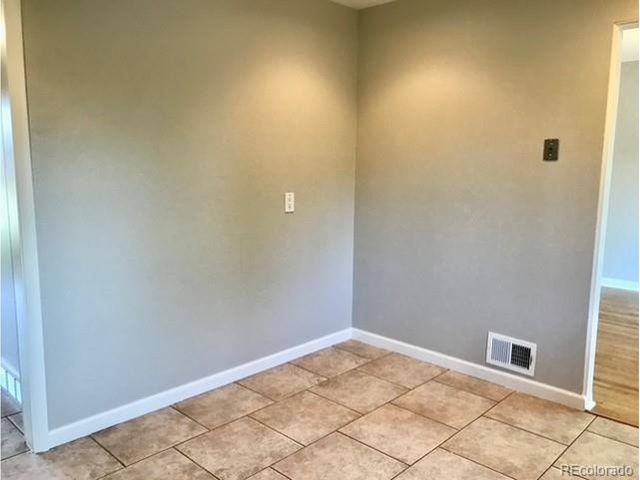 2285 E Noble St, Centennial, CO 80121
