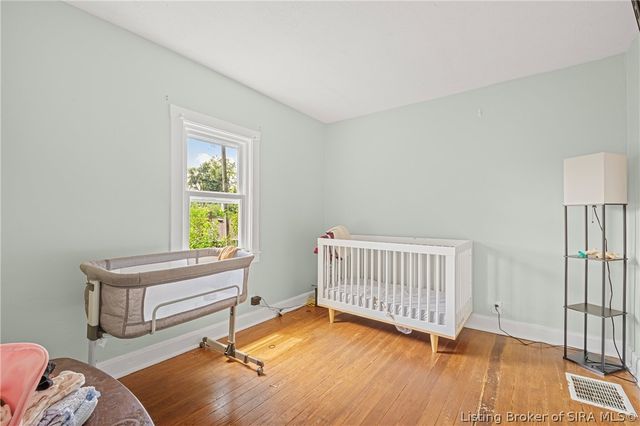 1402 E 9th Street, Jeffersonville, IN 47130