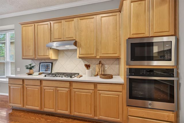 70 E Northcastle Circle, The Woodlands, TX 77384