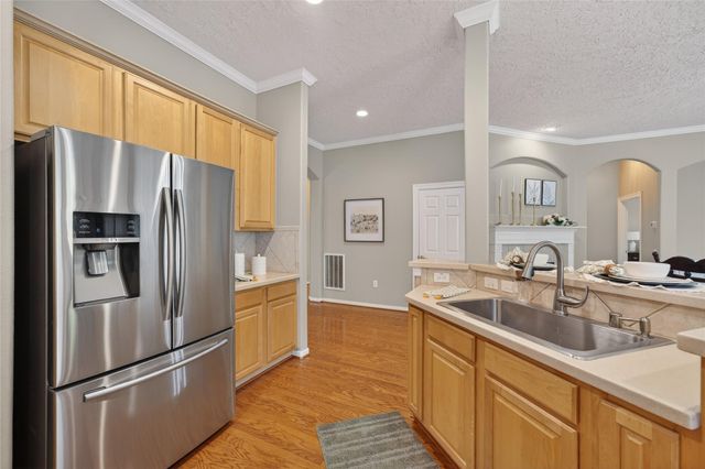 70 E Northcastle Circle, The Woodlands, TX 77384