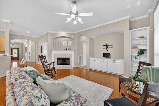 70 E Northcastle Circle, The Woodlands, TX 77384