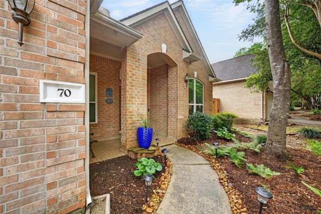 70 E Northcastle Circle, The Woodlands, TX 77384