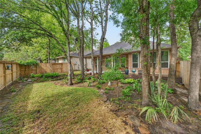 70 E Northcastle Circle, The Woodlands, TX 77384