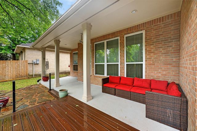 70 E Northcastle Circle, The Woodlands, TX 77384