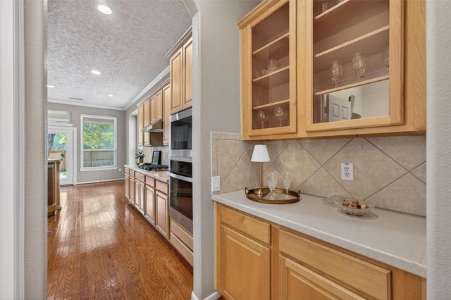 70 E Northcastle Circle, The Woodlands, TX 77384